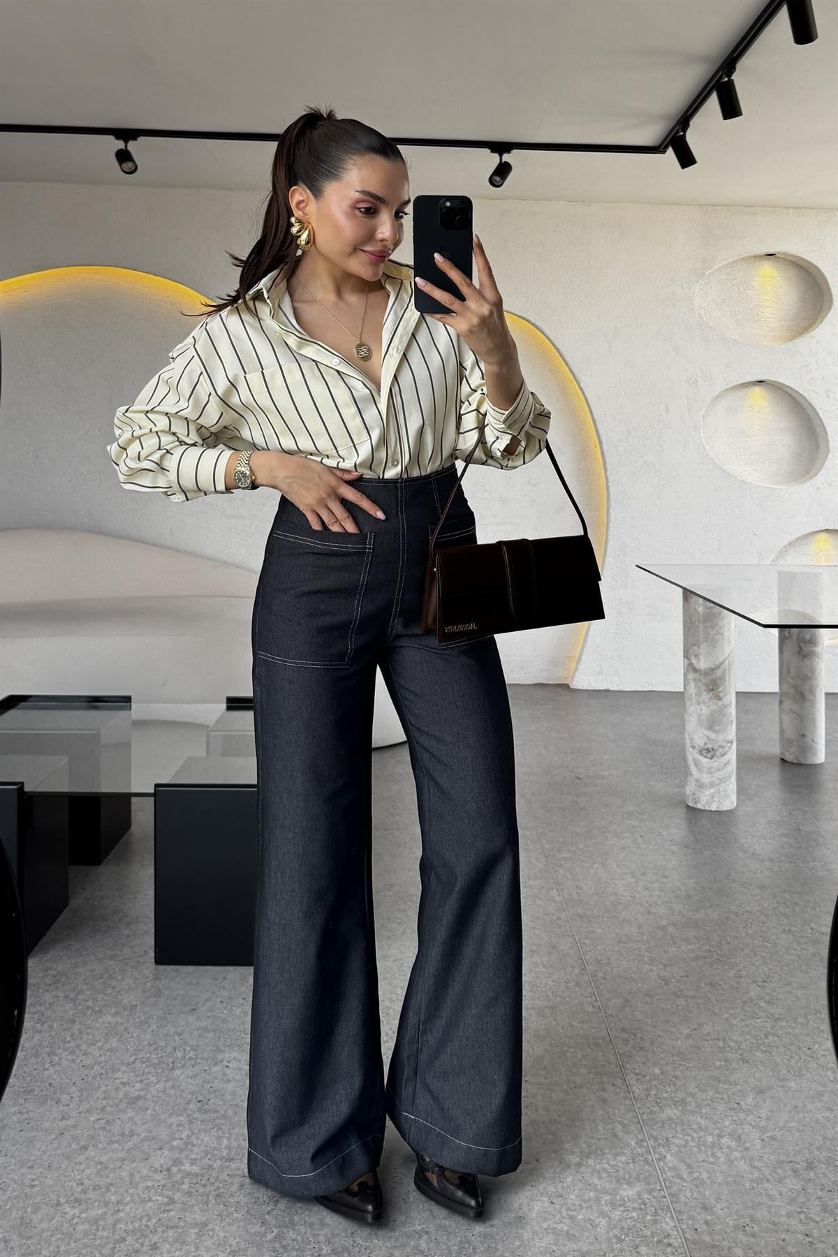 Carmen Siyah Dikiş Detaylı Flare Jean