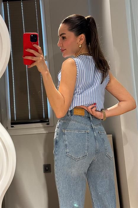 Cecilia Pinterest  Sıfır Kol Mavi Gömlek