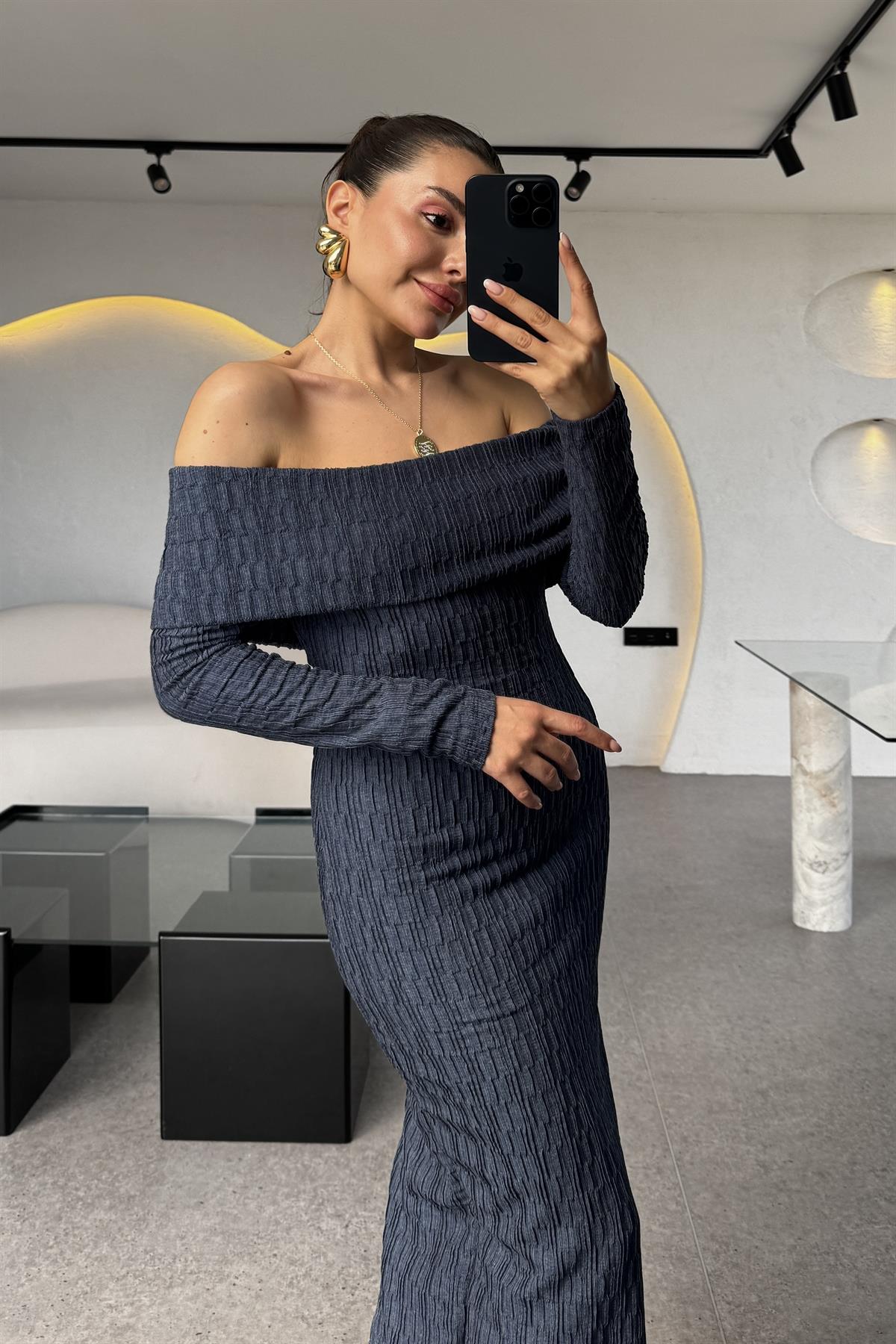 Celosia Madonna Yaka Desenli Uzun Elbise