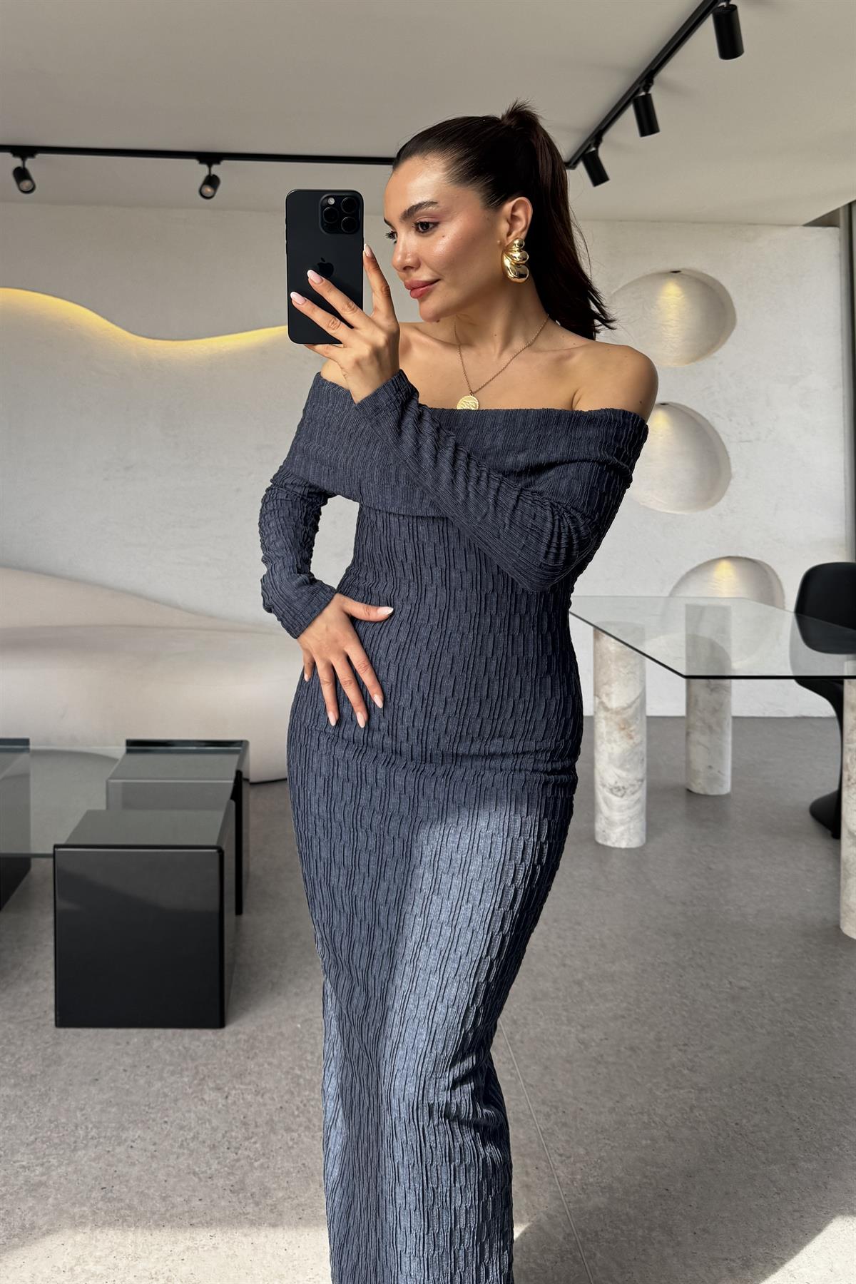 Celosia Madonna Yaka Desenli Uzun Elbise