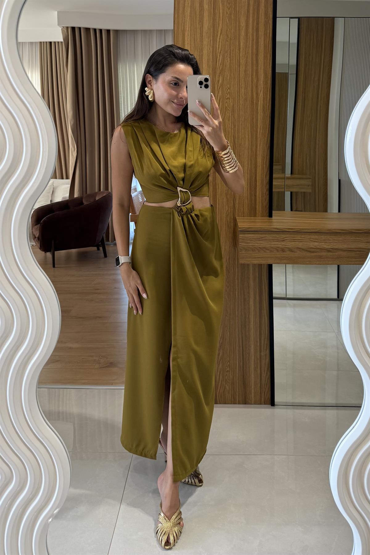 Cheren Haki Aksesuarlı Bel Dekolteli Elbise