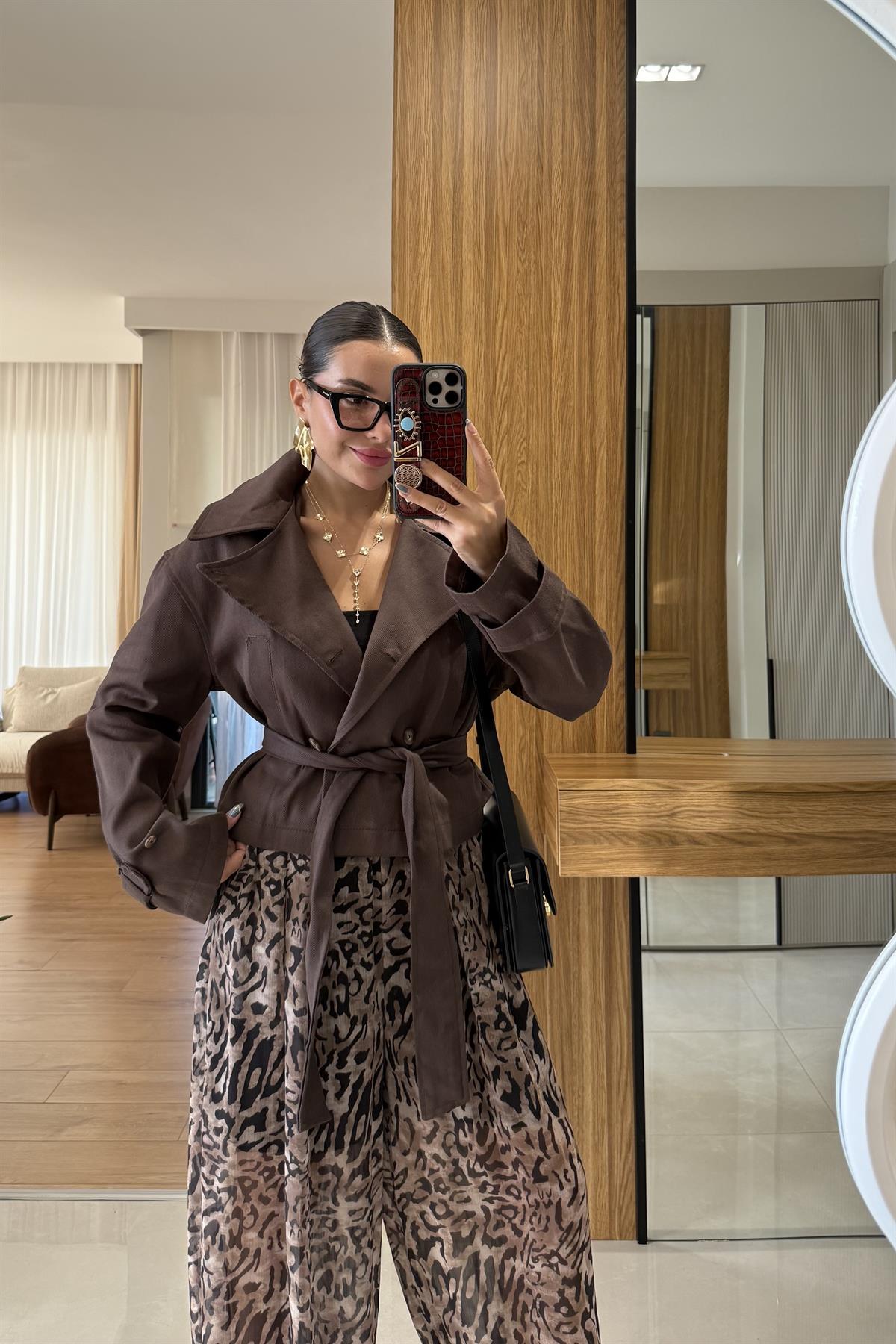 Chery Acı Kahve Gabardin Kuşaklı Kısa Trenç