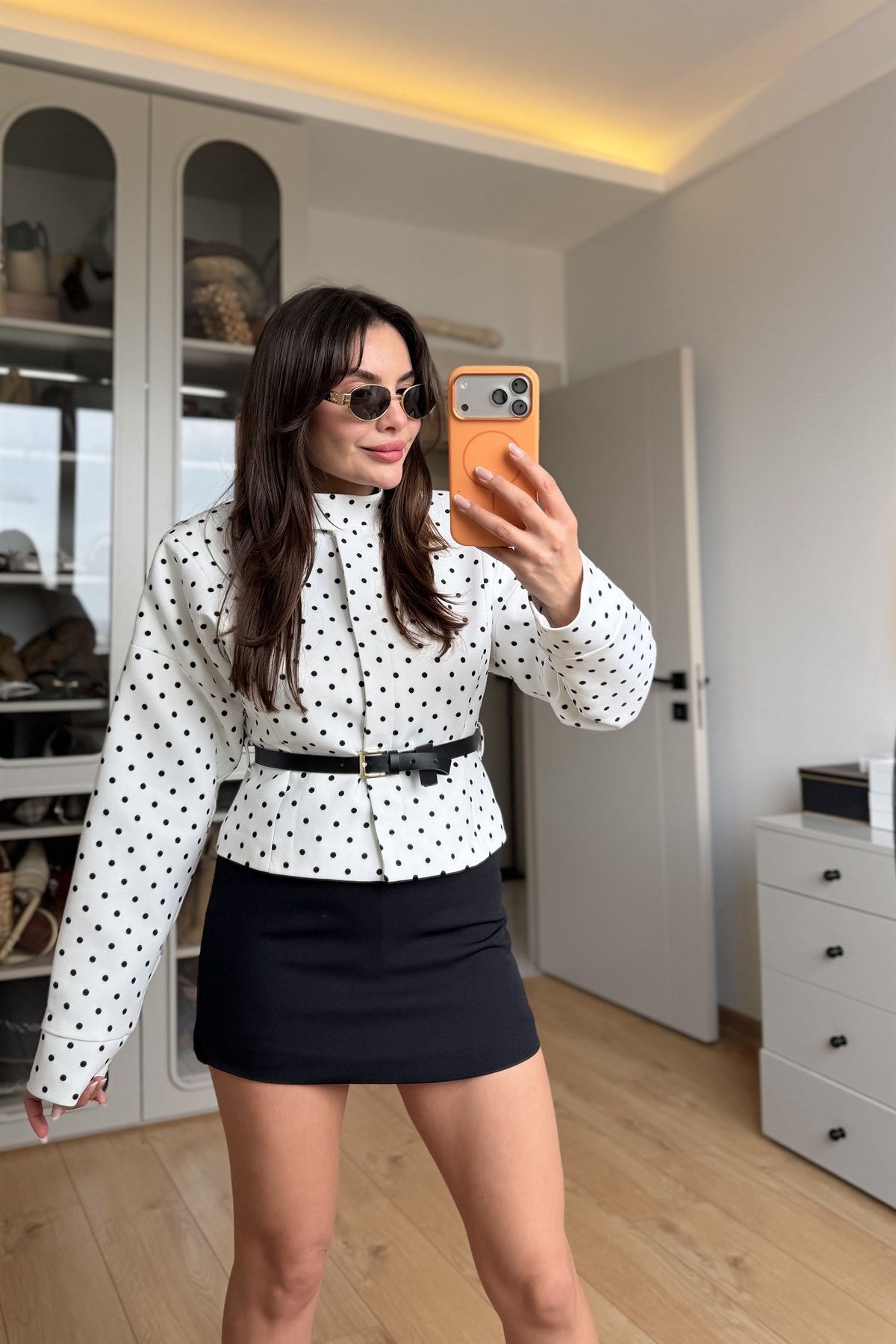 Molena Beyaz Vatkalı Kemerli Puantiye Ceket