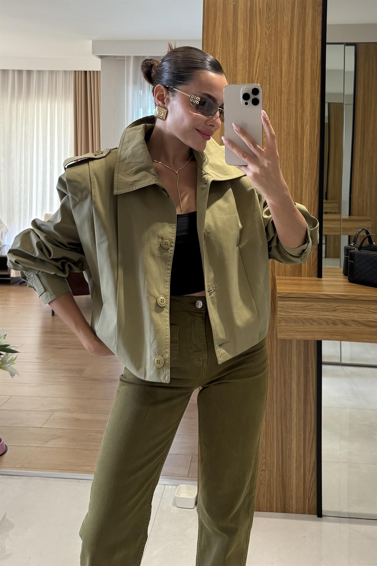 Clara Haki Pile Detaylı Kısa Ceket