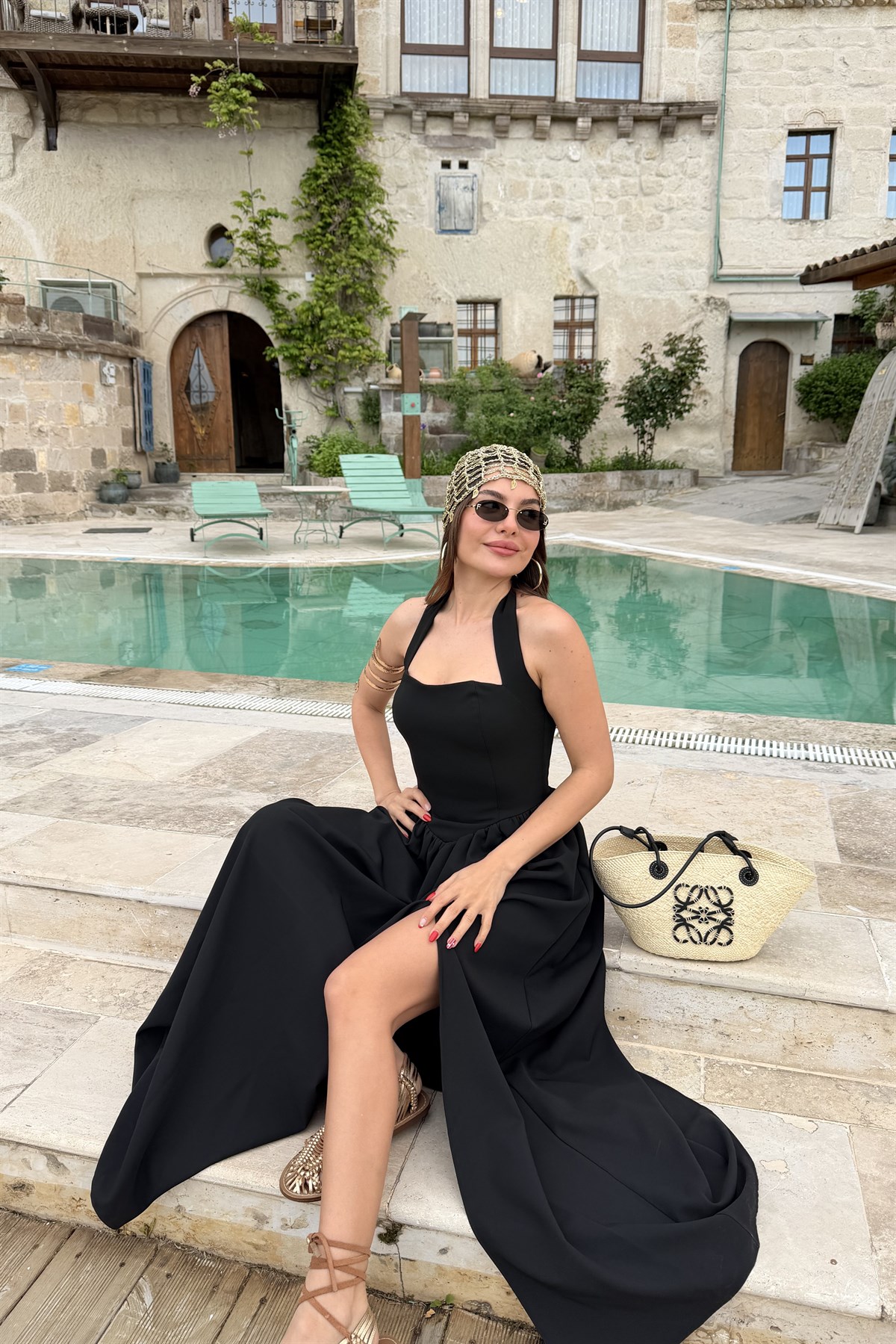 Clara Siyah Yırtmaçlı Boyundan Bağlamalı Elbise