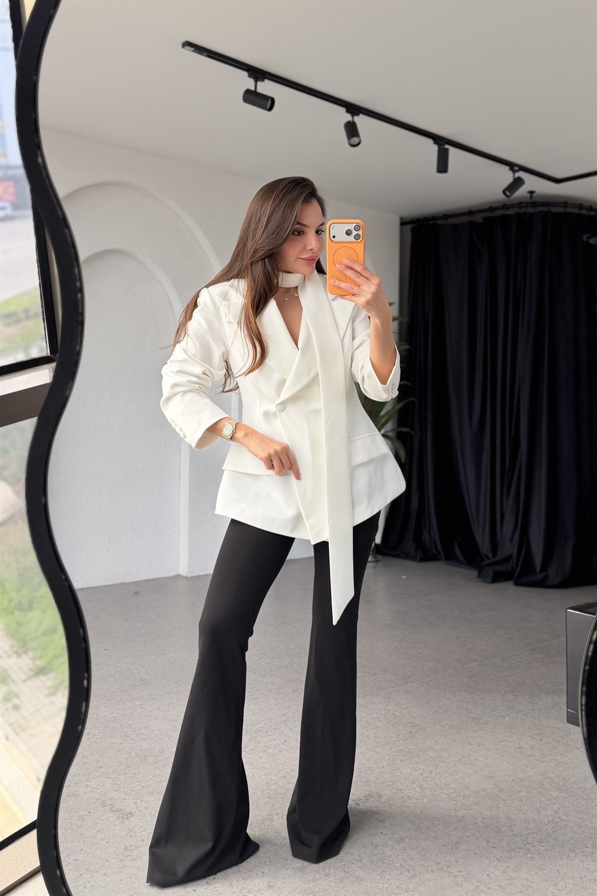 Classy Beyaz Şal Detaylı Blazer 