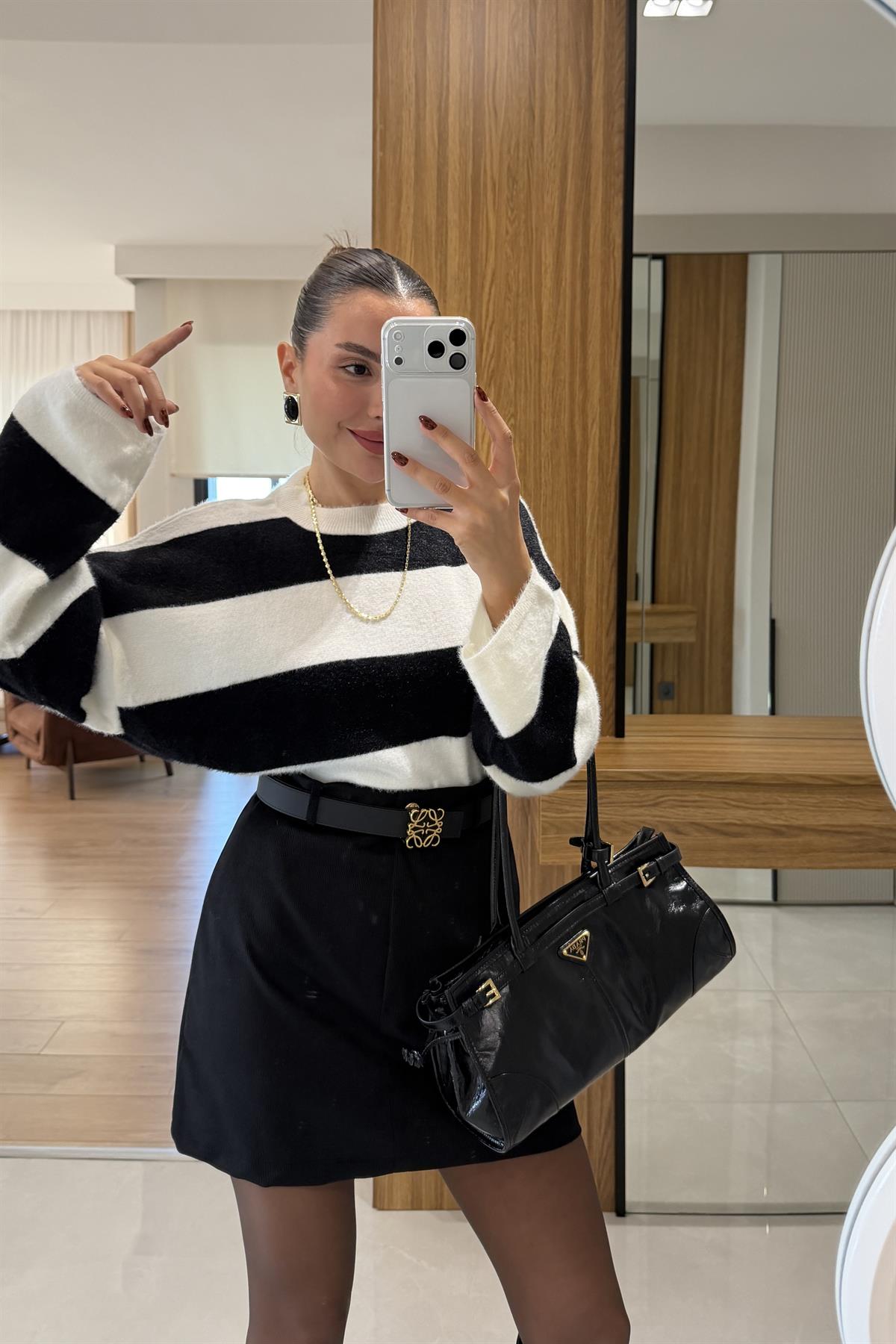 Clyde Yumoş Çizgili Kazak