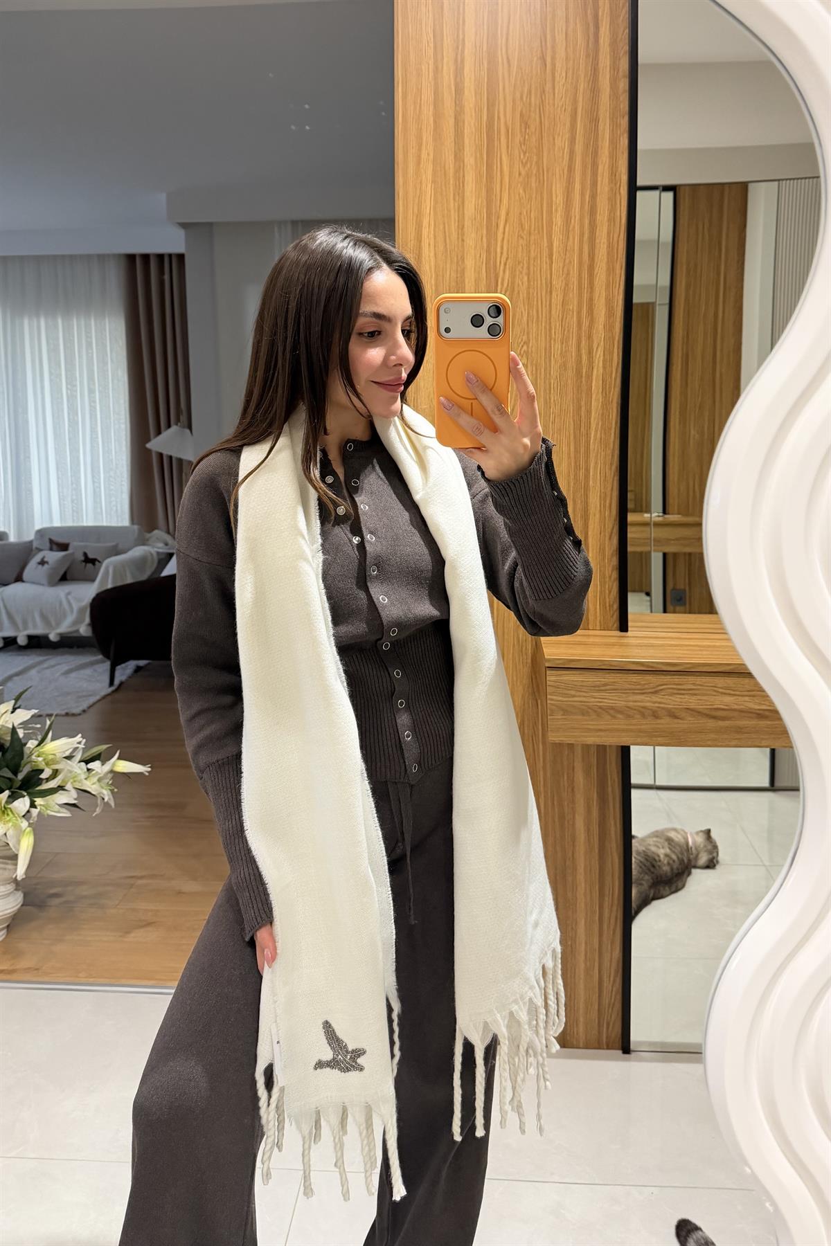 Coacy Beyaz Saçak Uçlu Atkı 