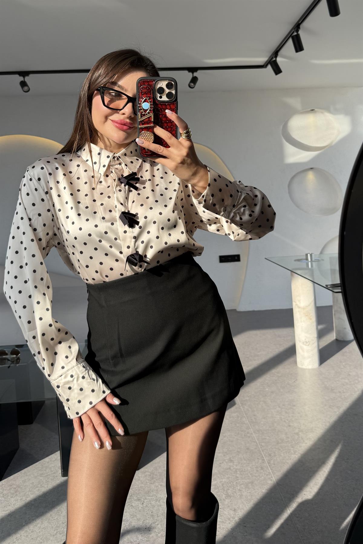 Connell Siyah Puantiyeli Saten Gömlek 