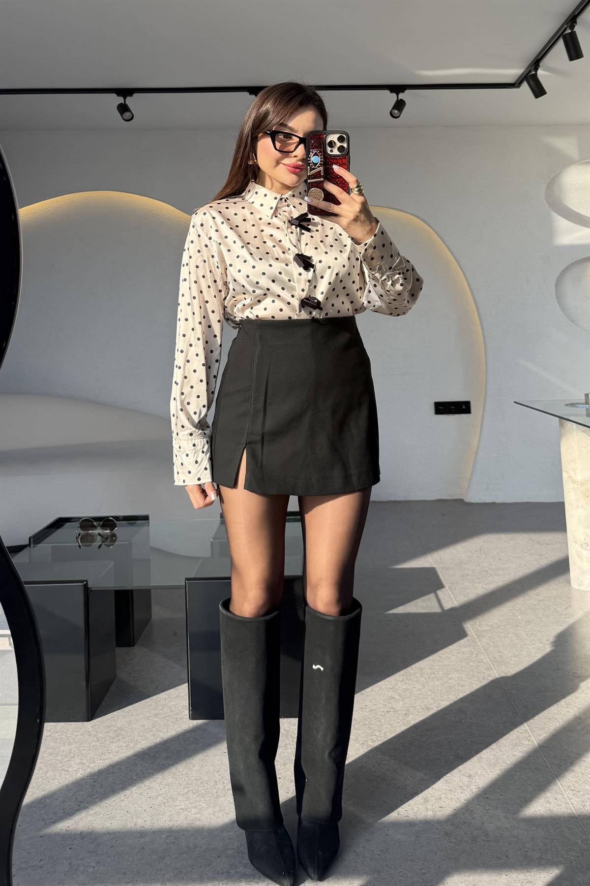 Connell Siyah Puantiyeli Saten Gömlek 