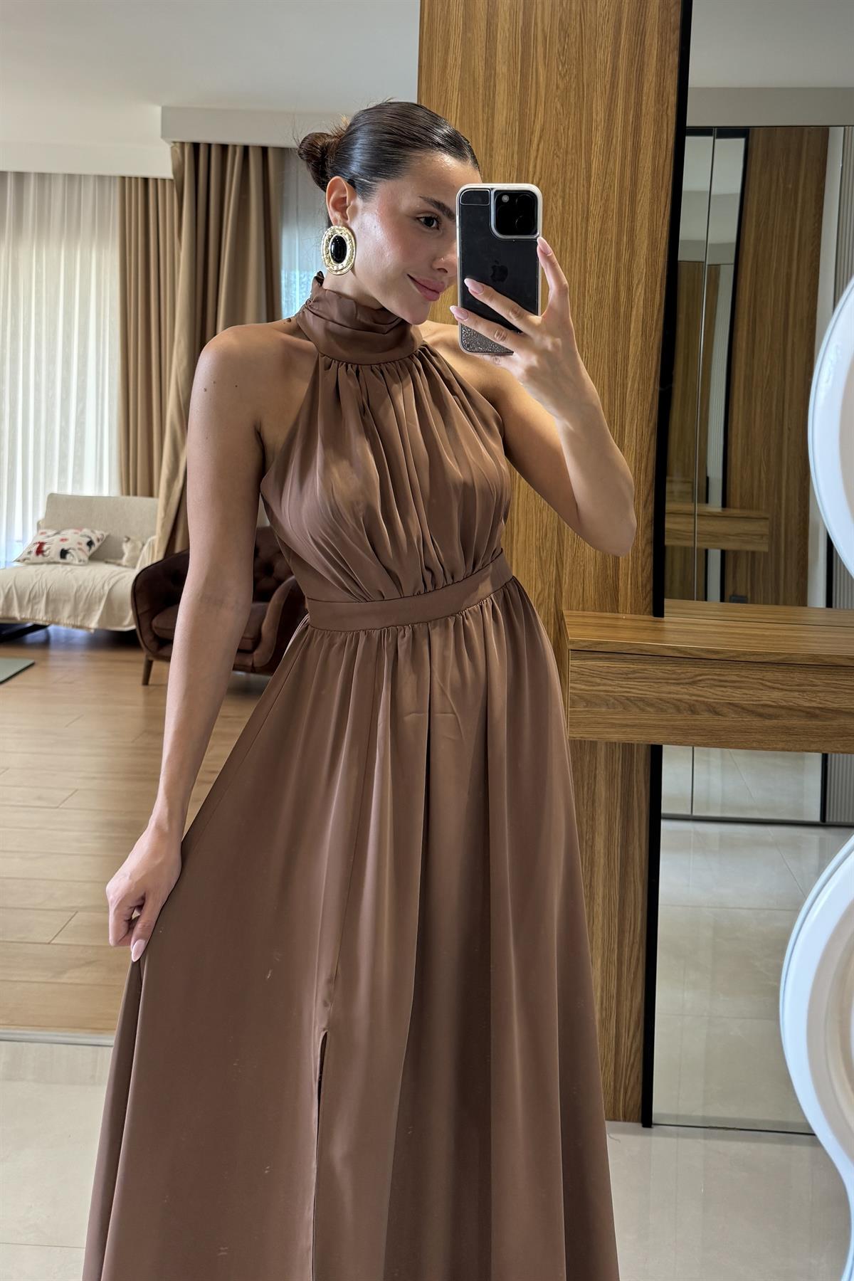 Conner Kahverengi Halter Yaka Elbise