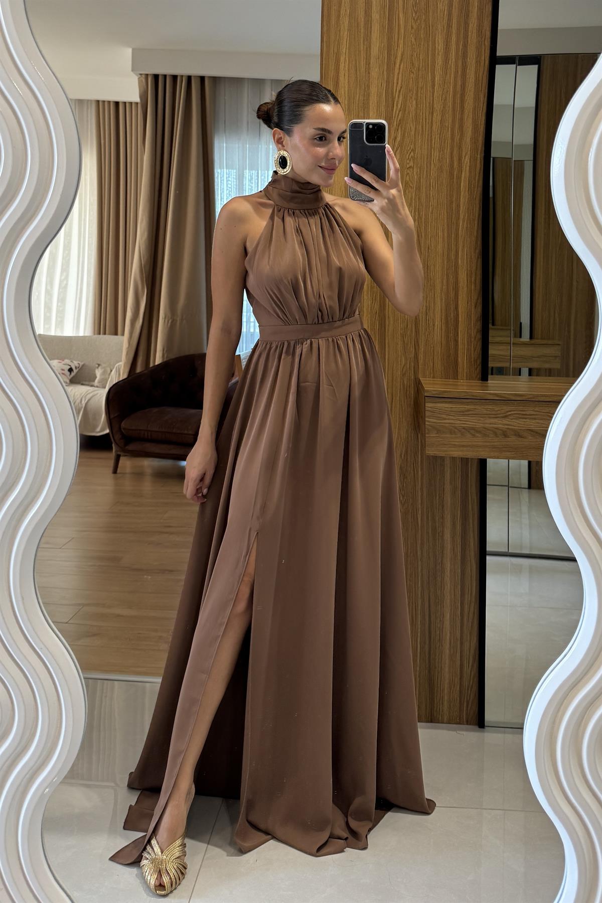 Conner Kahverengi Halter Yaka Elbise
