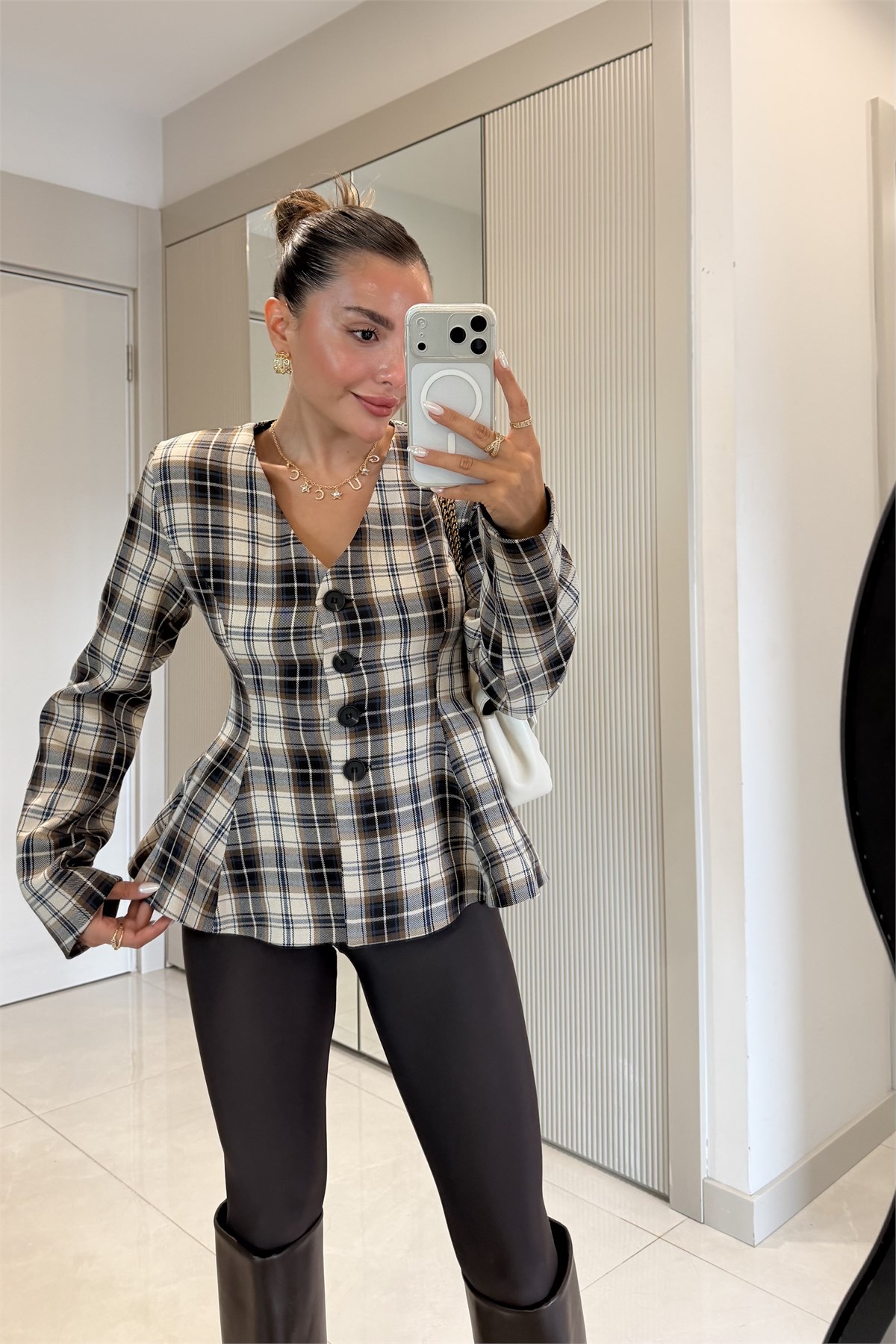 Coralia Bej Ekose Bele Oturan Blazer Ceket