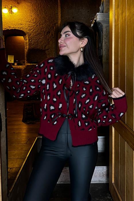 Cornie Yakası Peluş Leopar Hırka