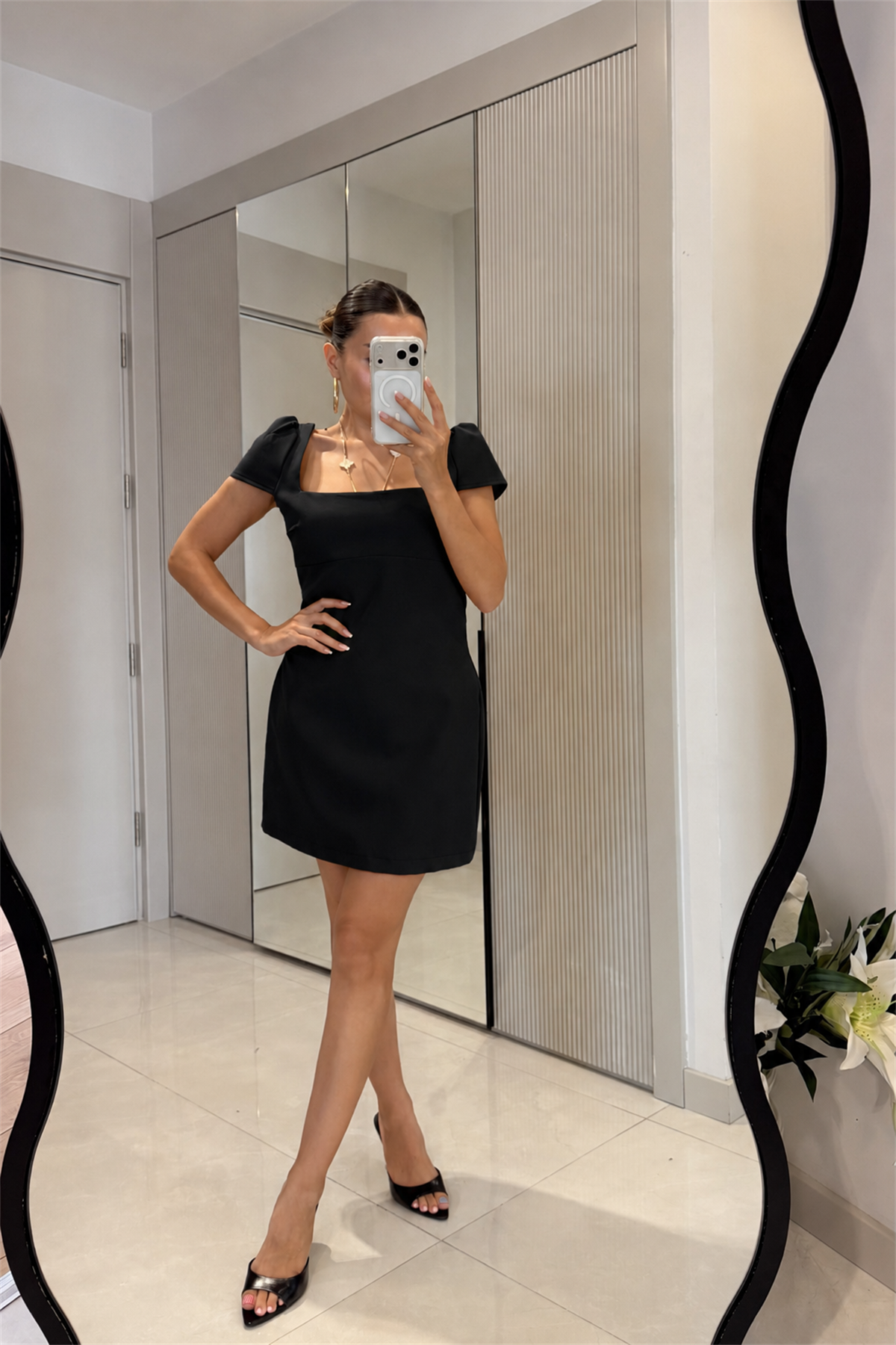 Danica Siyah Sırt Dekolteli Mini Elbise