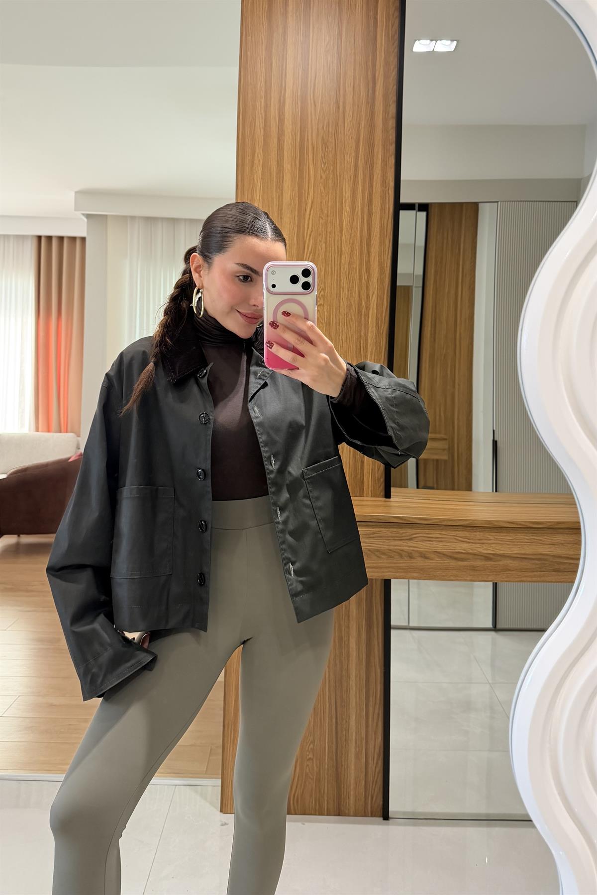 Daria Haki Yakası Kadife Ceket