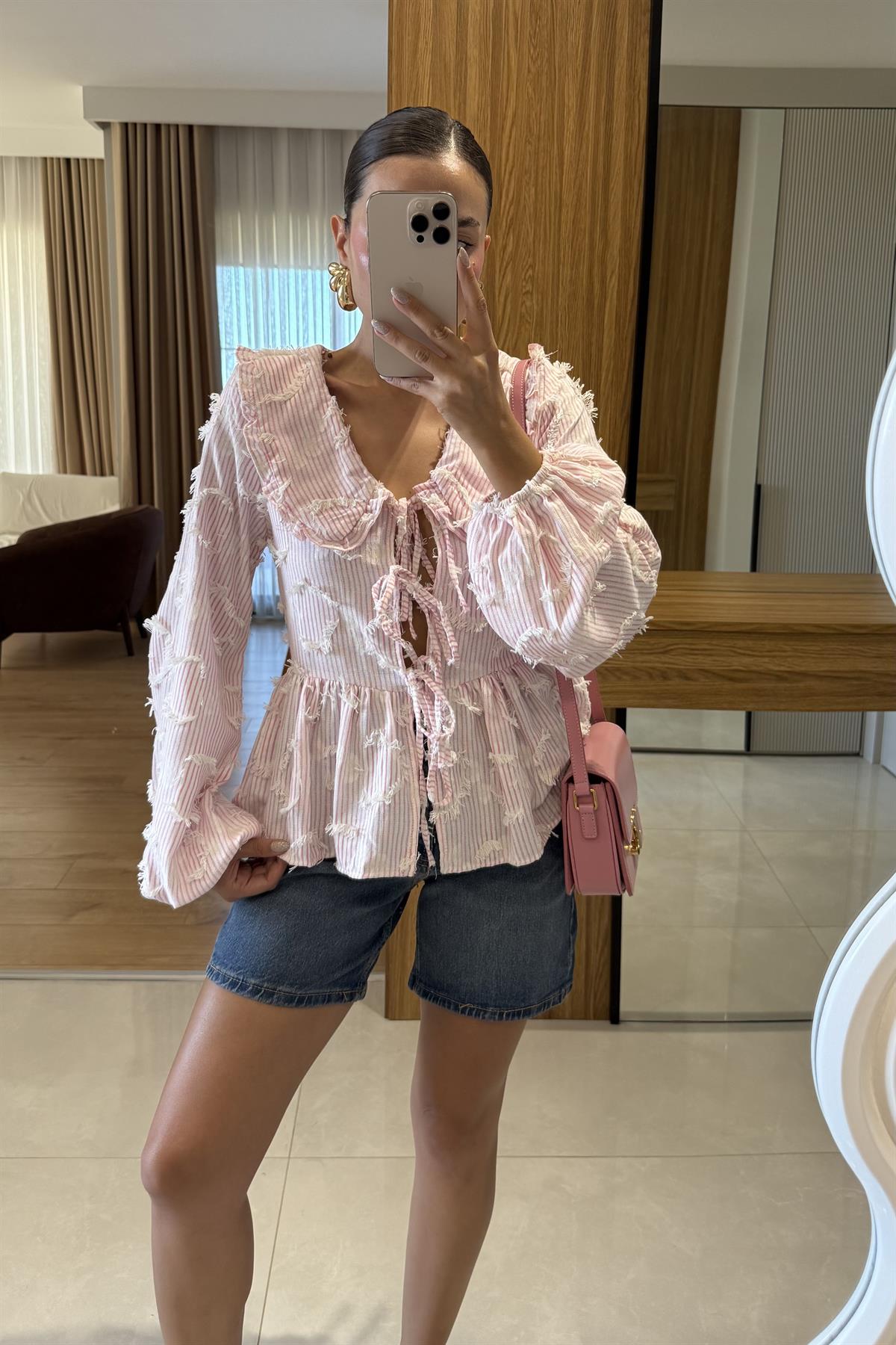 Dennis Pembe Çizgili Püskül Bağlamalı Gömlek 