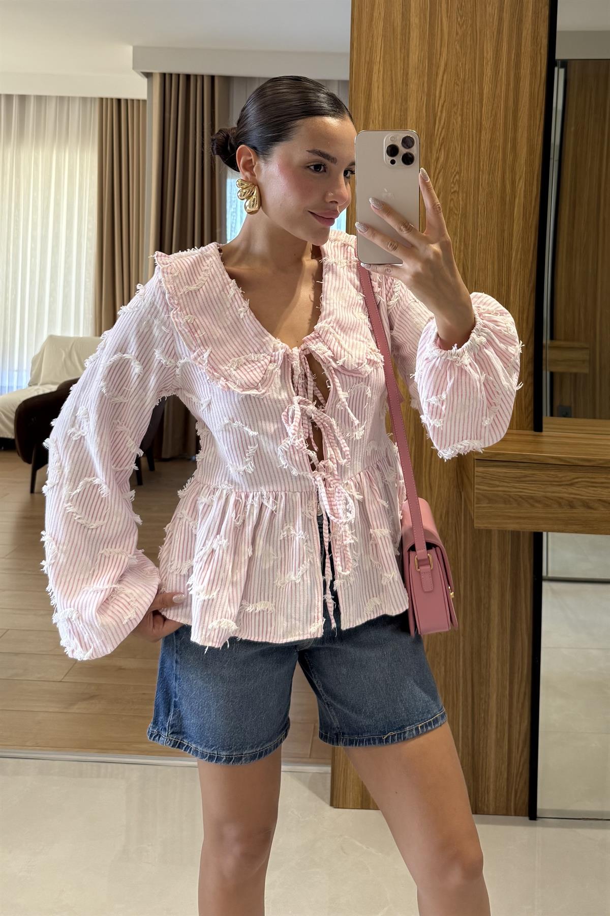 Dennis Pembe Çizgili Püskül Bağlamalı Gömlek 