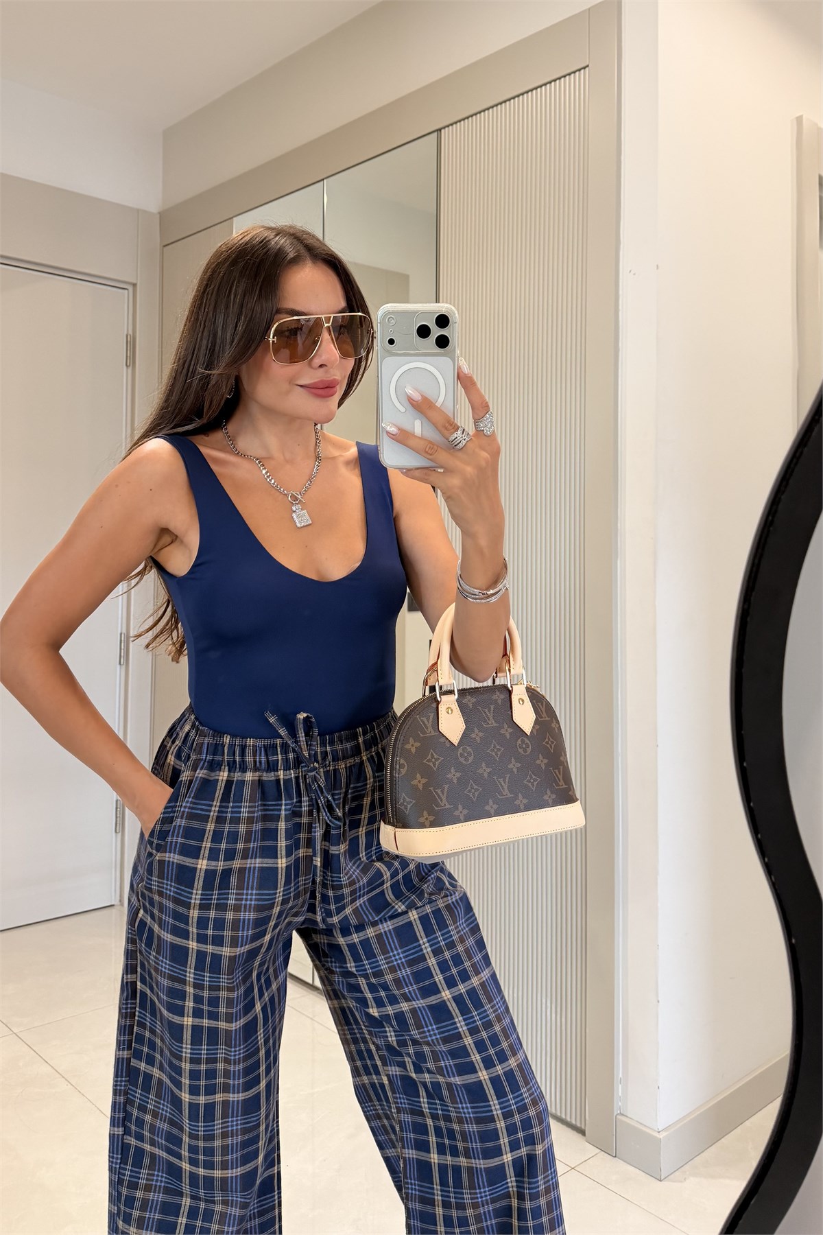 Denvis Lacivert Dekolteli Basic Bodysuit