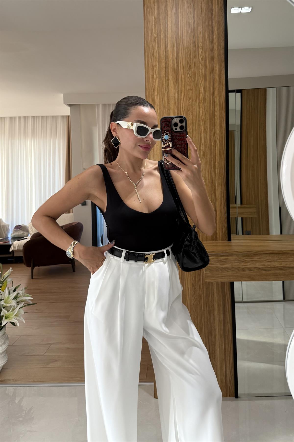 Denvis Siyah Dekolteli Basic Bodysuit