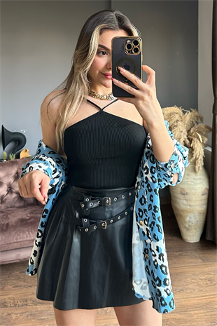 Deri kemer detaylı şort etek