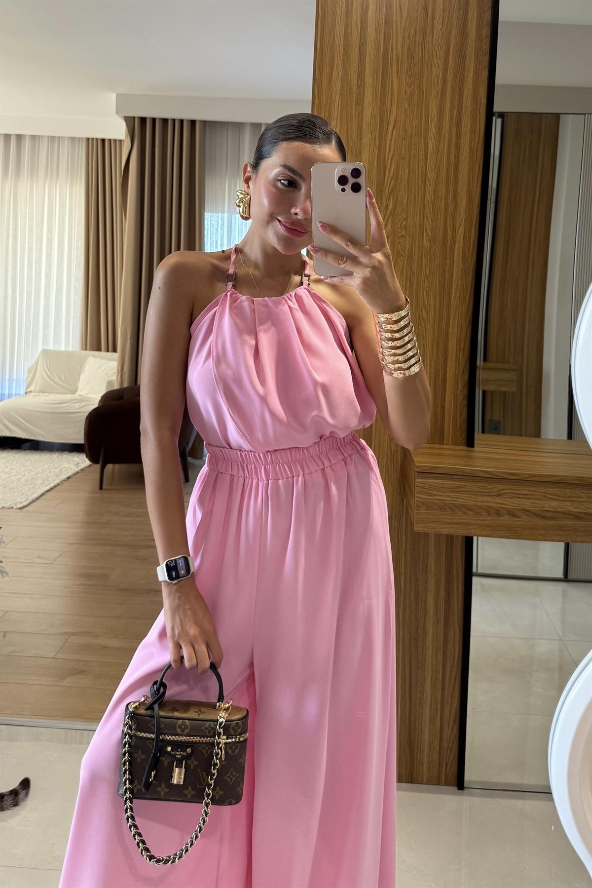 Draya Pembe Boyun Detaylı Pantolonlu Takım