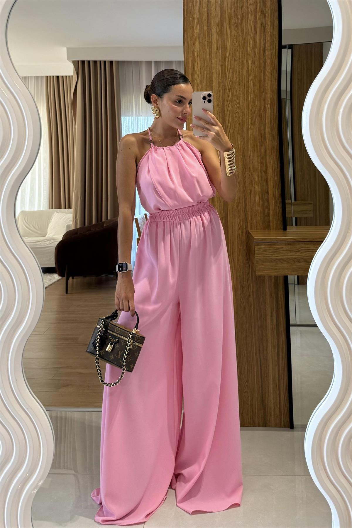 Draya Pembe Boyun Detaylı Pantolonlu Takım