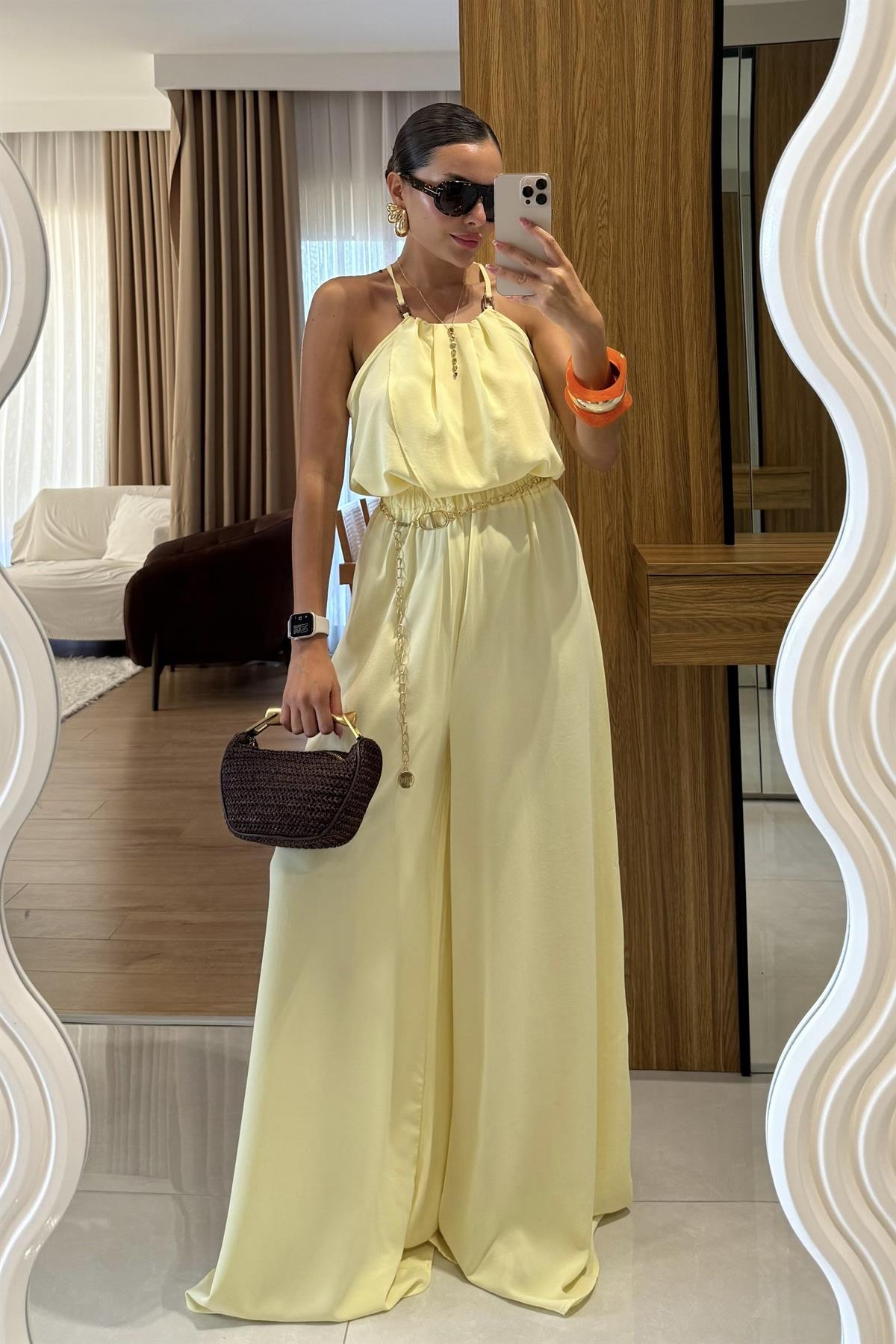 Draya Sarı Boyun Detaylı Pantolonlu Takım