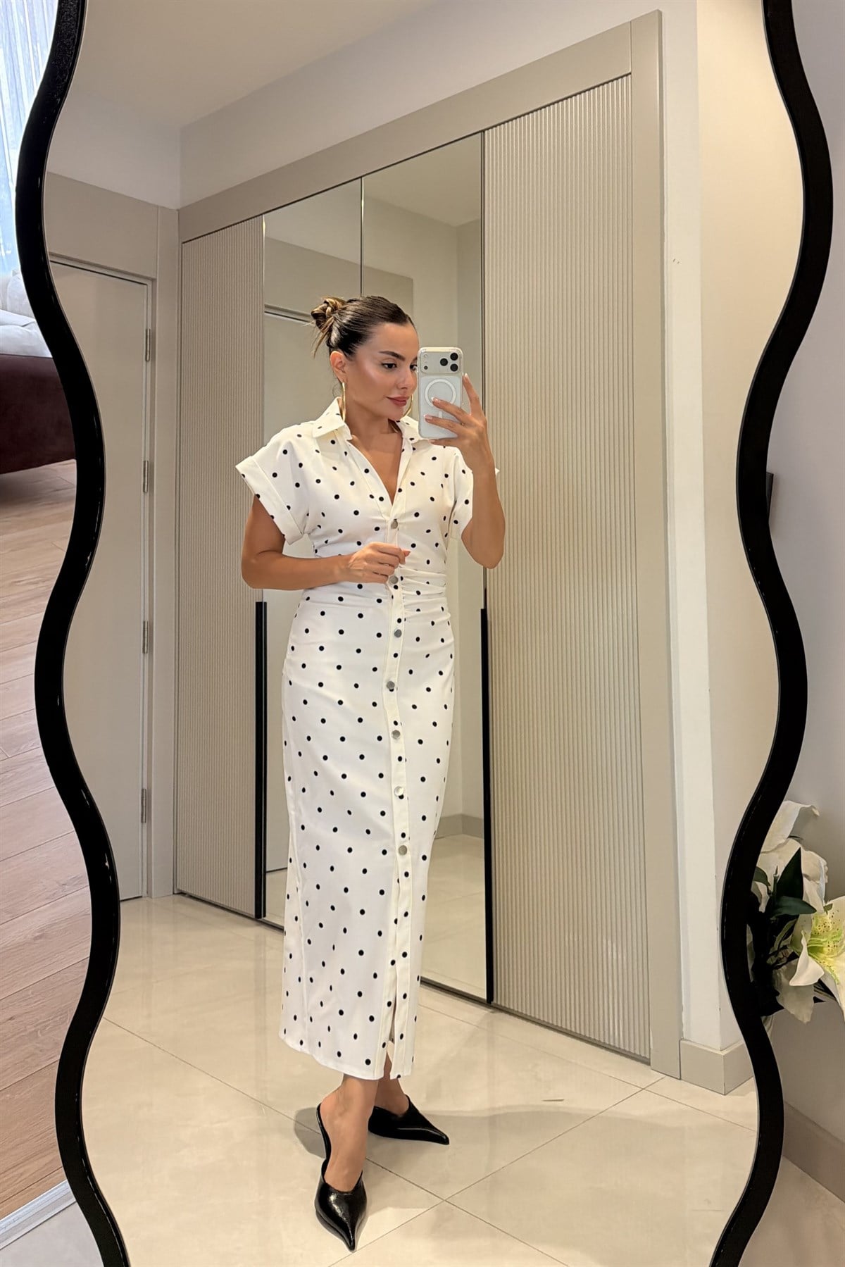 Elara Puantiyeli Düğmeli Midi Elbise