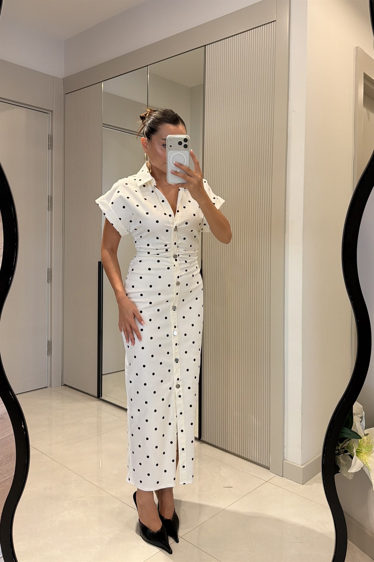 Elara Puantiyeli Düğmeli Midi Elbise