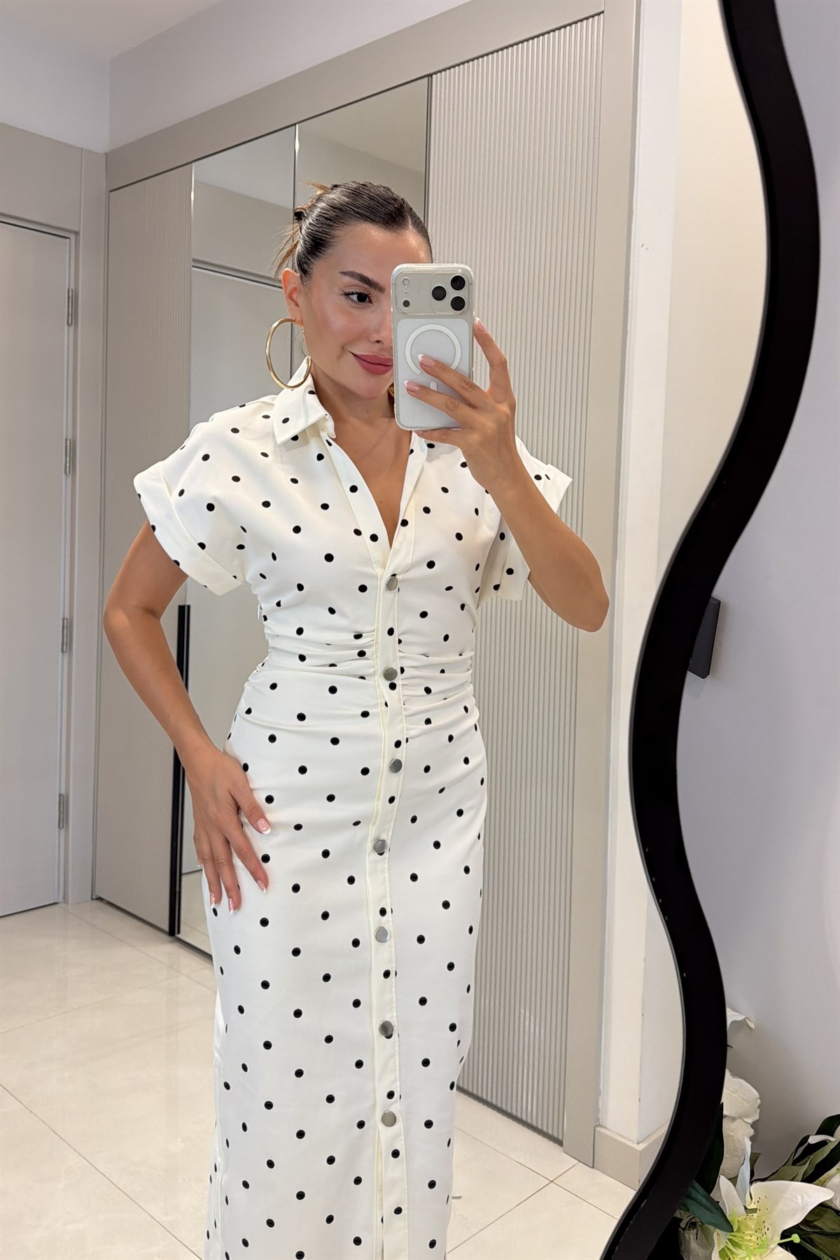 Elara Puantiyeli Düğmeli Midi Elbise