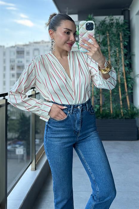 Elis Kırmızı Çizgili Krem Önü Dekolteli Body