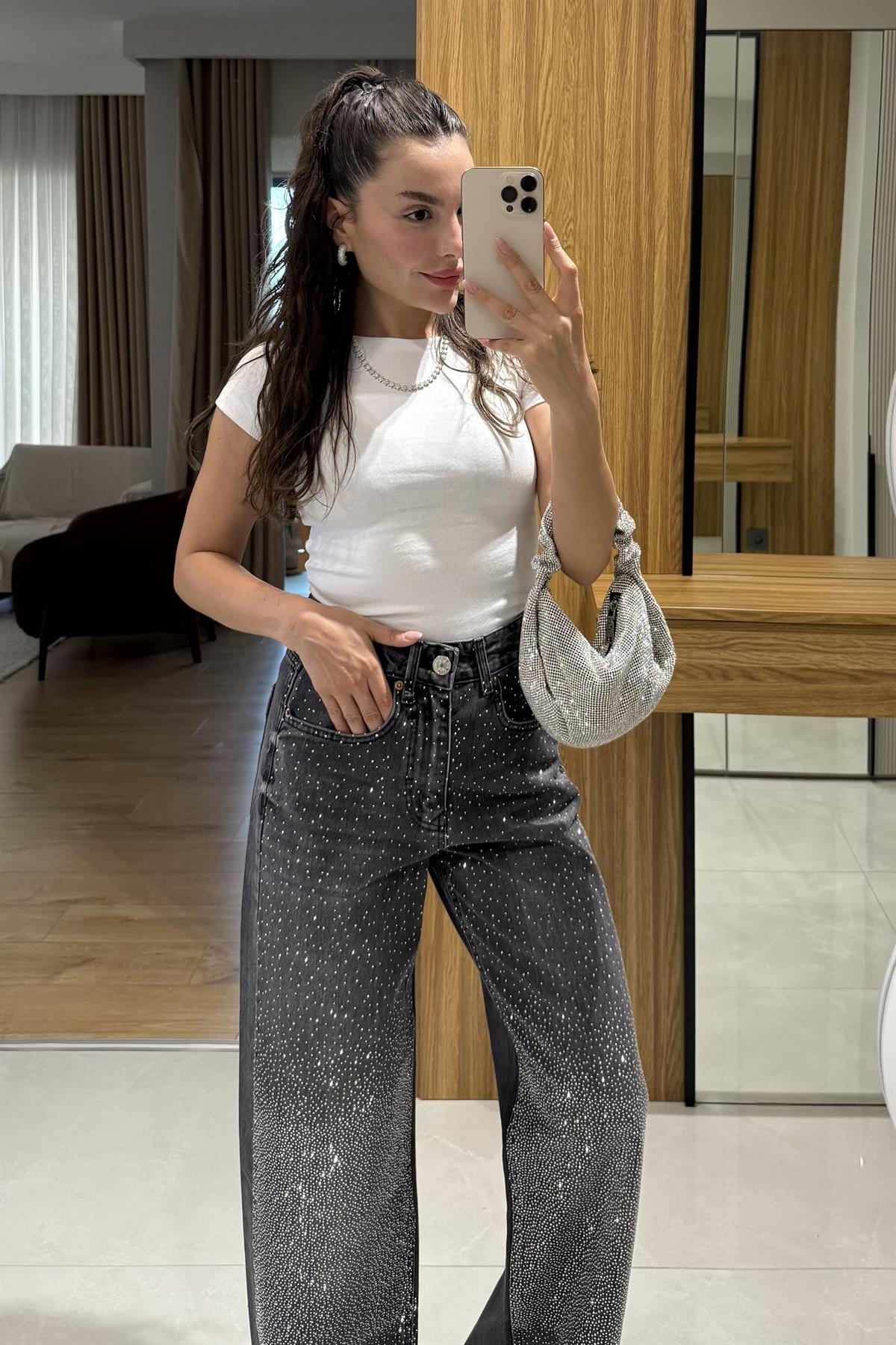 Elisia Beyaz Kısa Kollu Düz Body