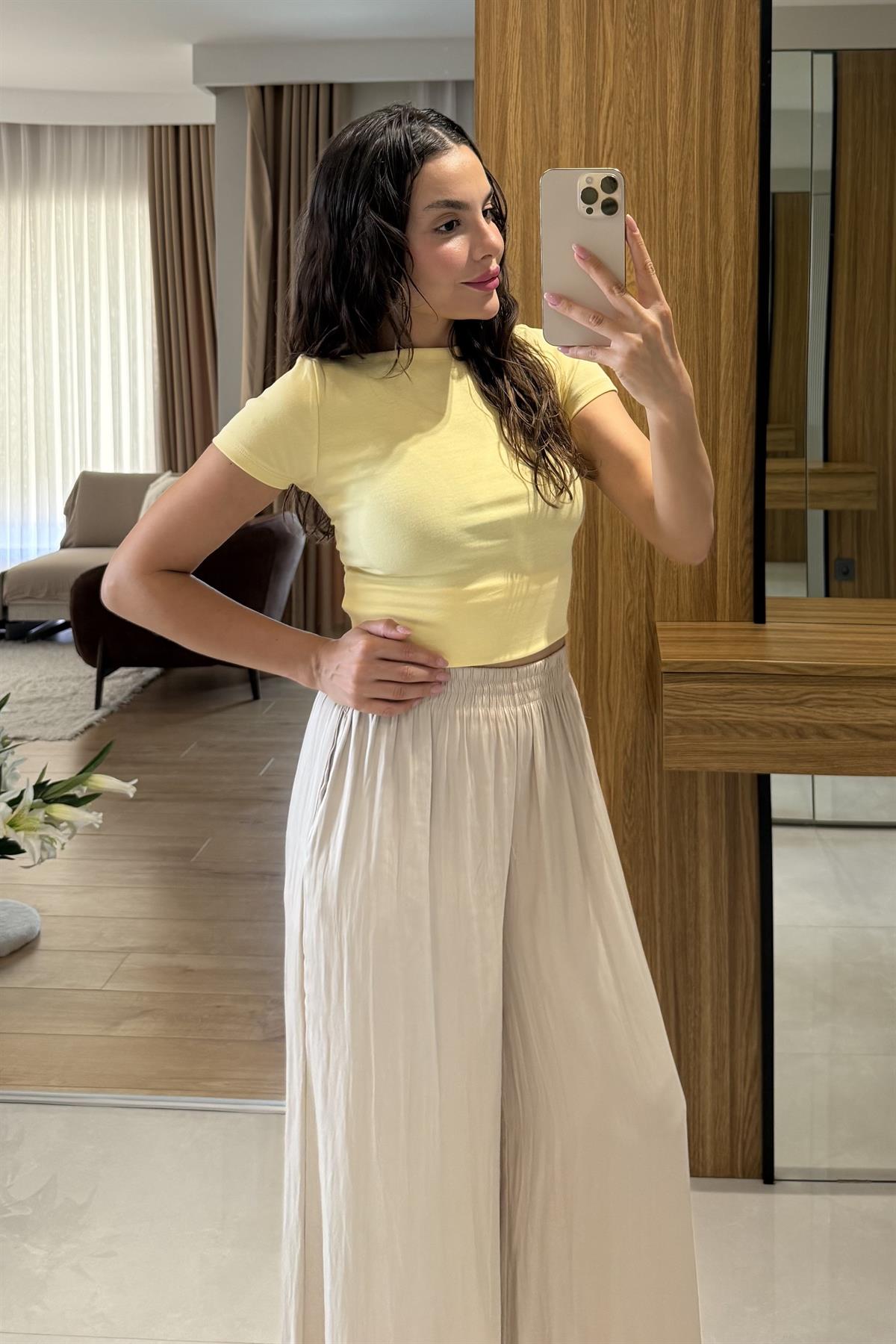 Elisia Sarı Kısa Kollu Düz Body