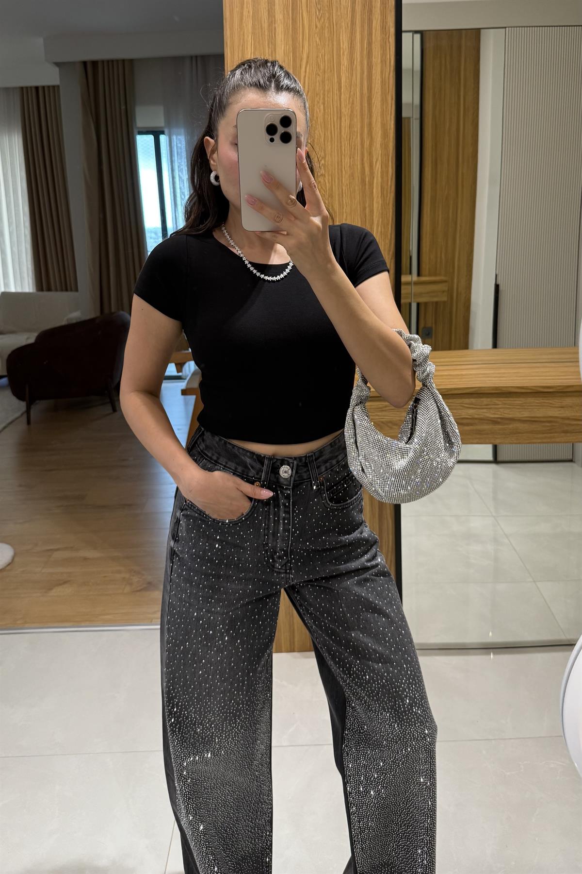 Elisia Siyah Kısa Kollu Düz Body