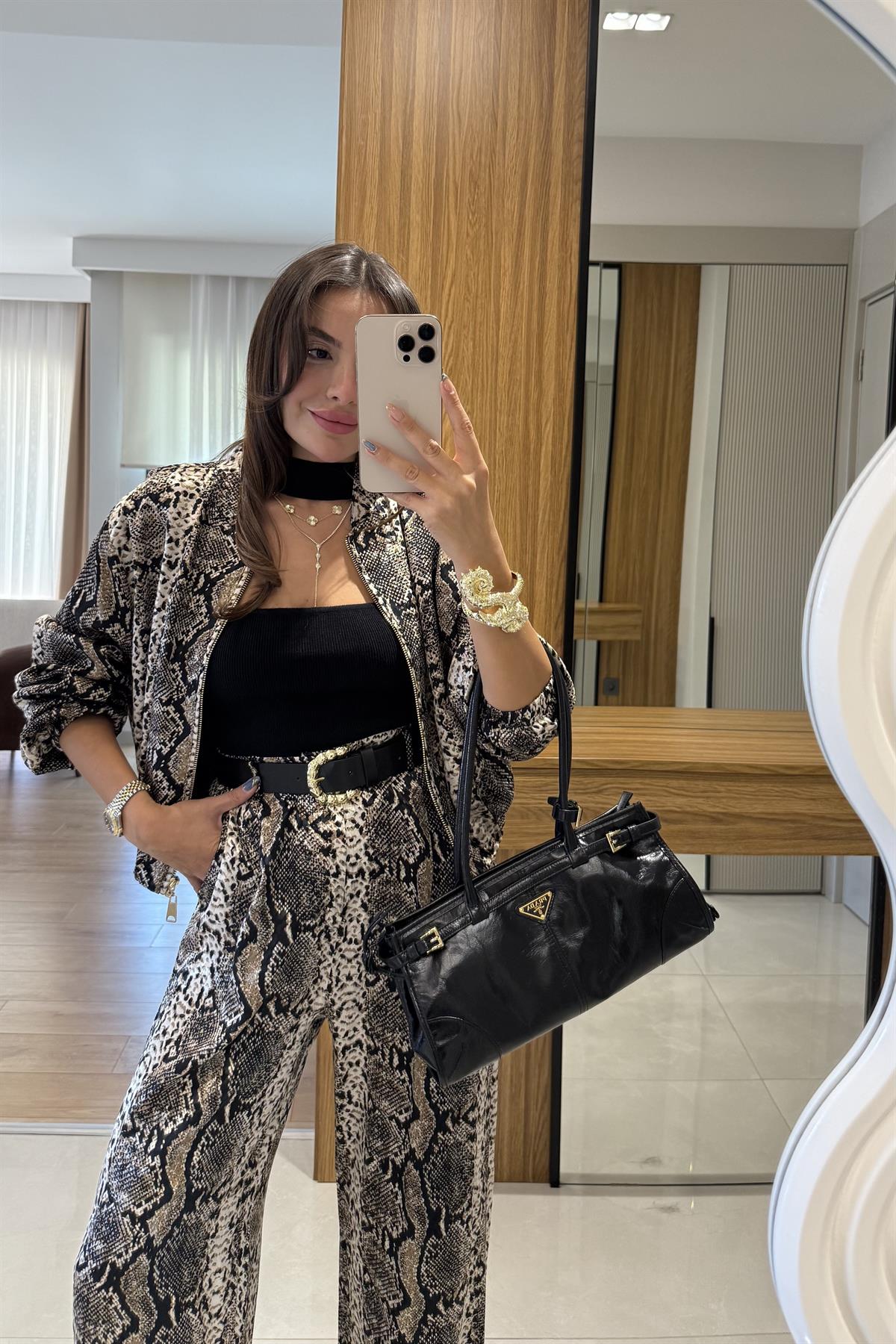 Elizza Piton Desen Fermuarlı Saten Ceket 