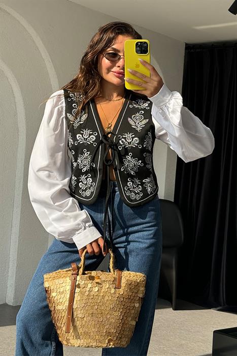 Elleni Nakış Detaylı Bağlamalı Tasarım Gömlek 
