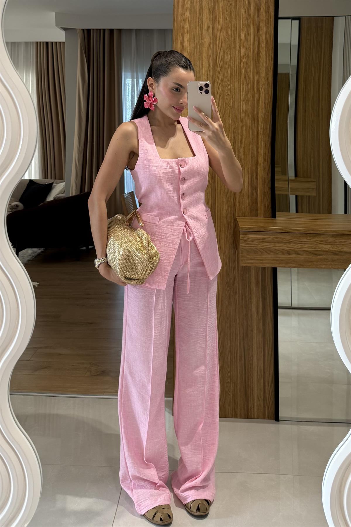 Elyor Pembe Yelekli Takım