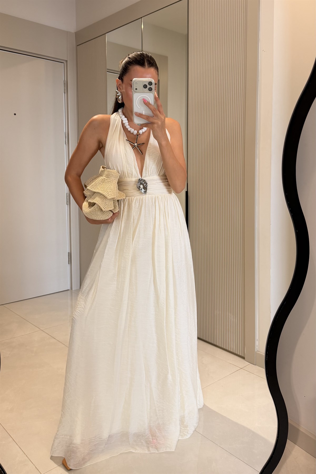 Emily Krem Astarlı Aksesuarlı Elbise