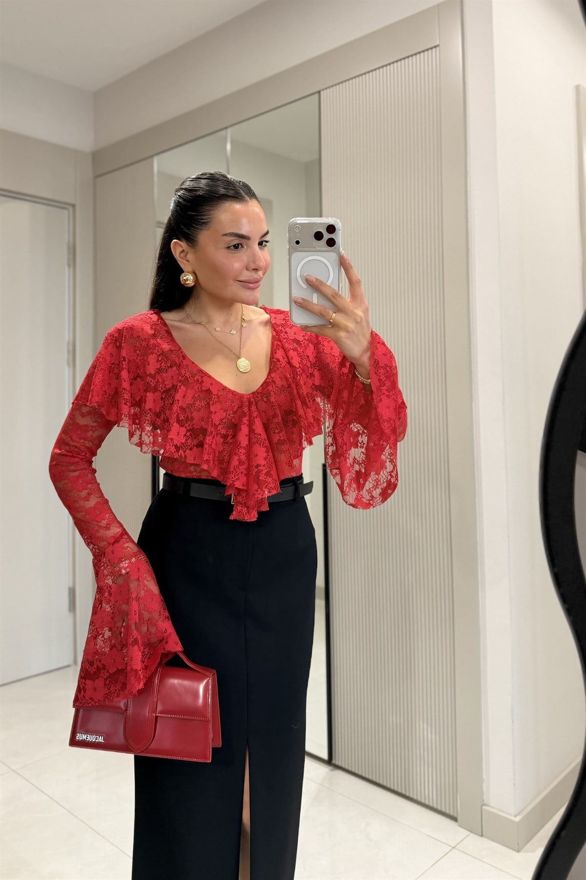 Endora Kırmızı Dantel Fırfır Detaylı Bluz