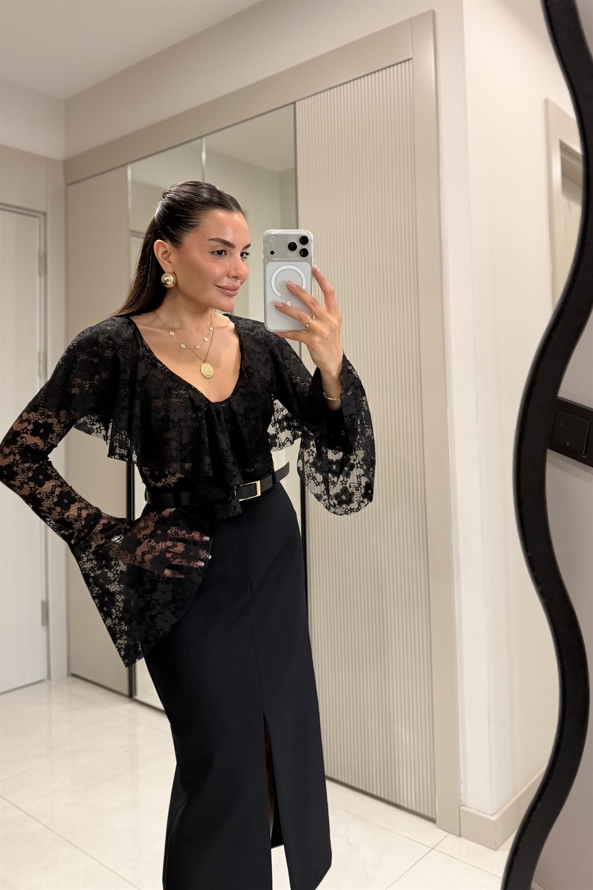 Endora Siyah Dantel Fırfır Detaylı Bluz