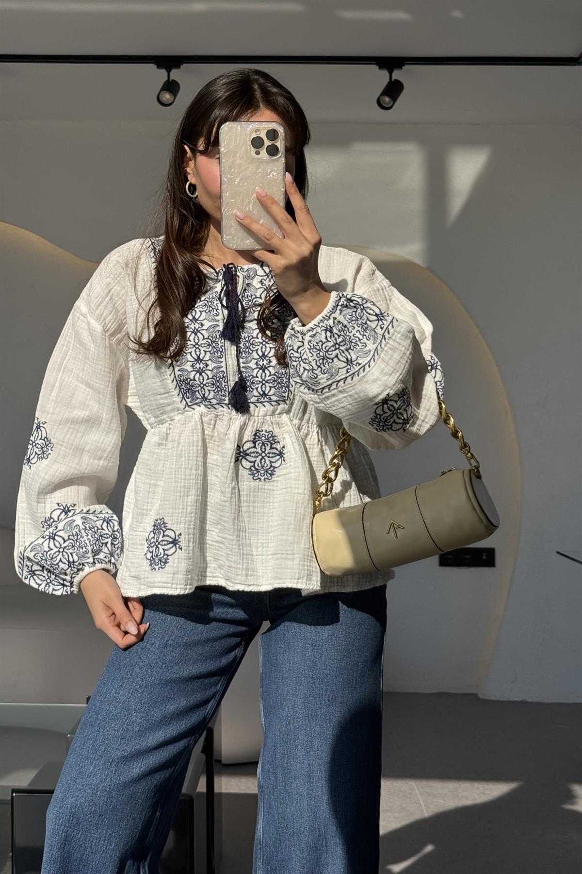 Eselle Nakış işlemeli Müslin Gömlek