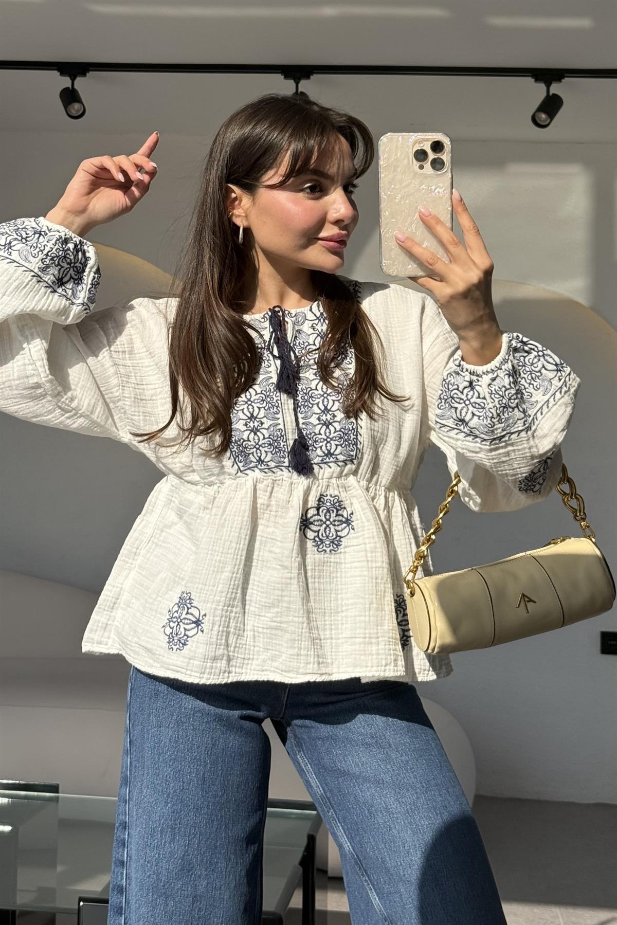 Eselle Nakış işlemeli Müslin Gömlek