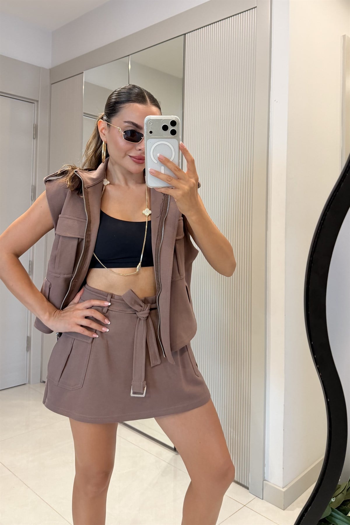 Falsy Kahve Kuşaklı Yelek Şort Etek Takım