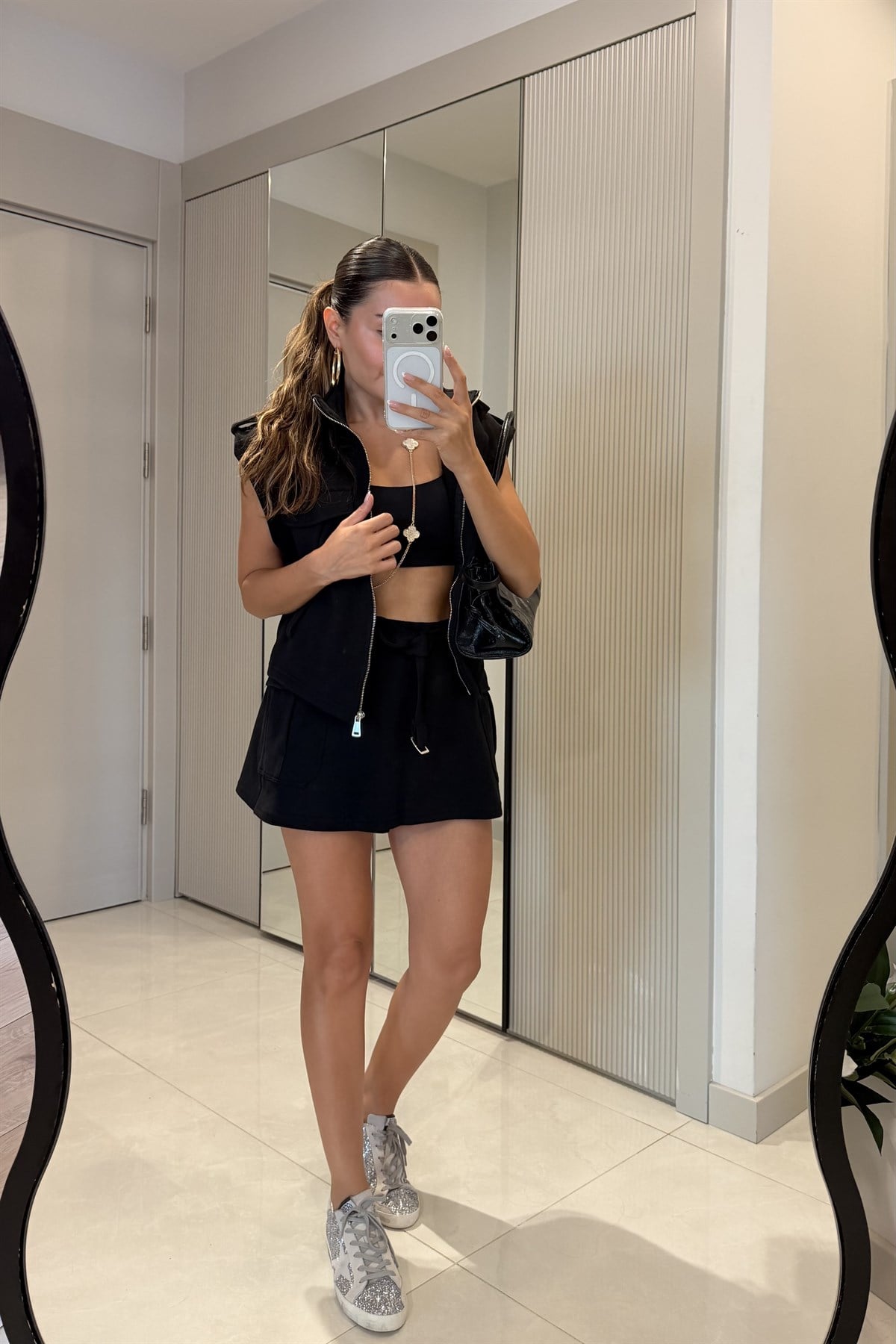 Falsy Siyah Kuşaklı Yelek Şort Etek Takım