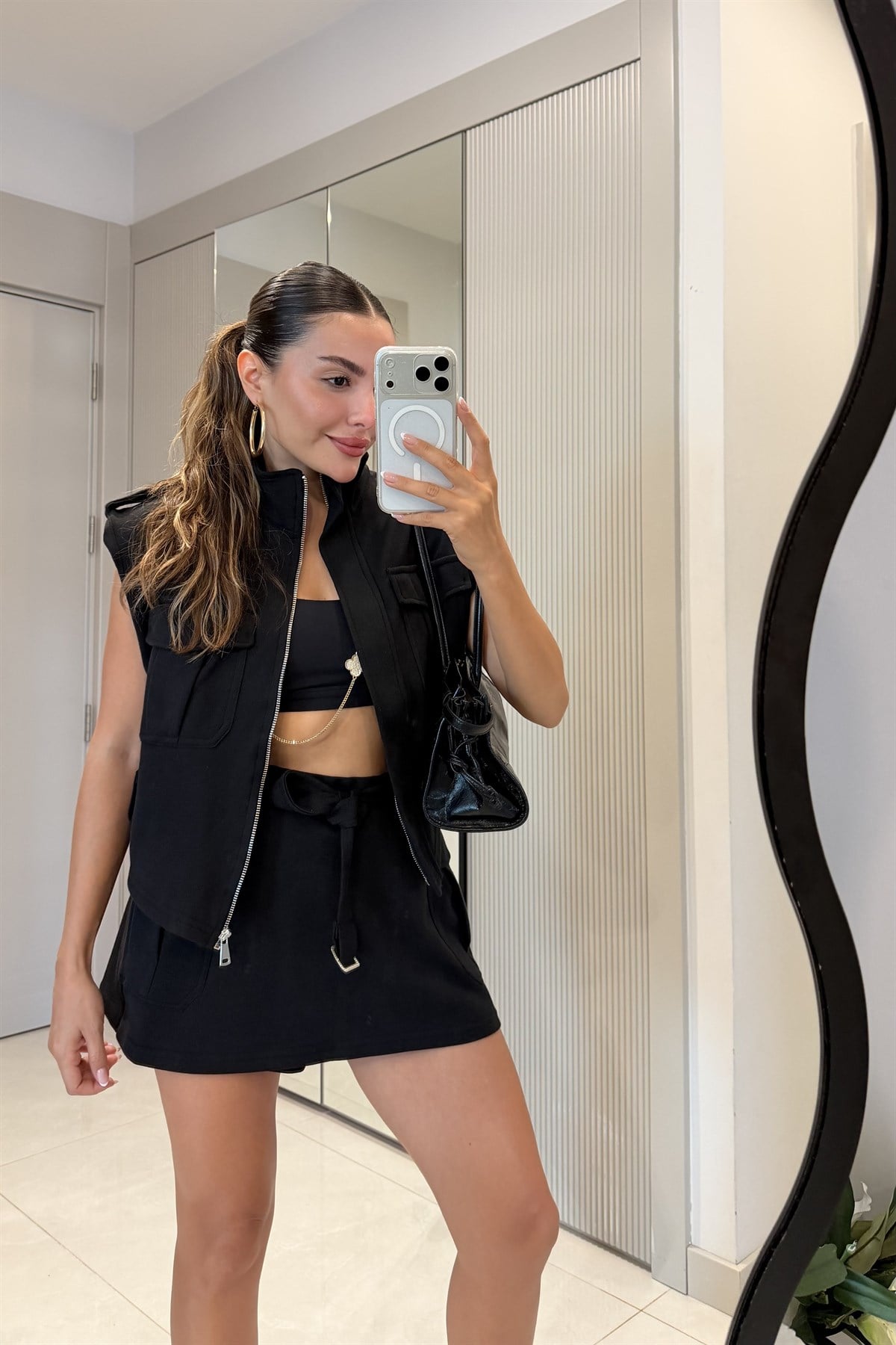 Falsy Siyah Kuşaklı Yelek Şort Etek Takım