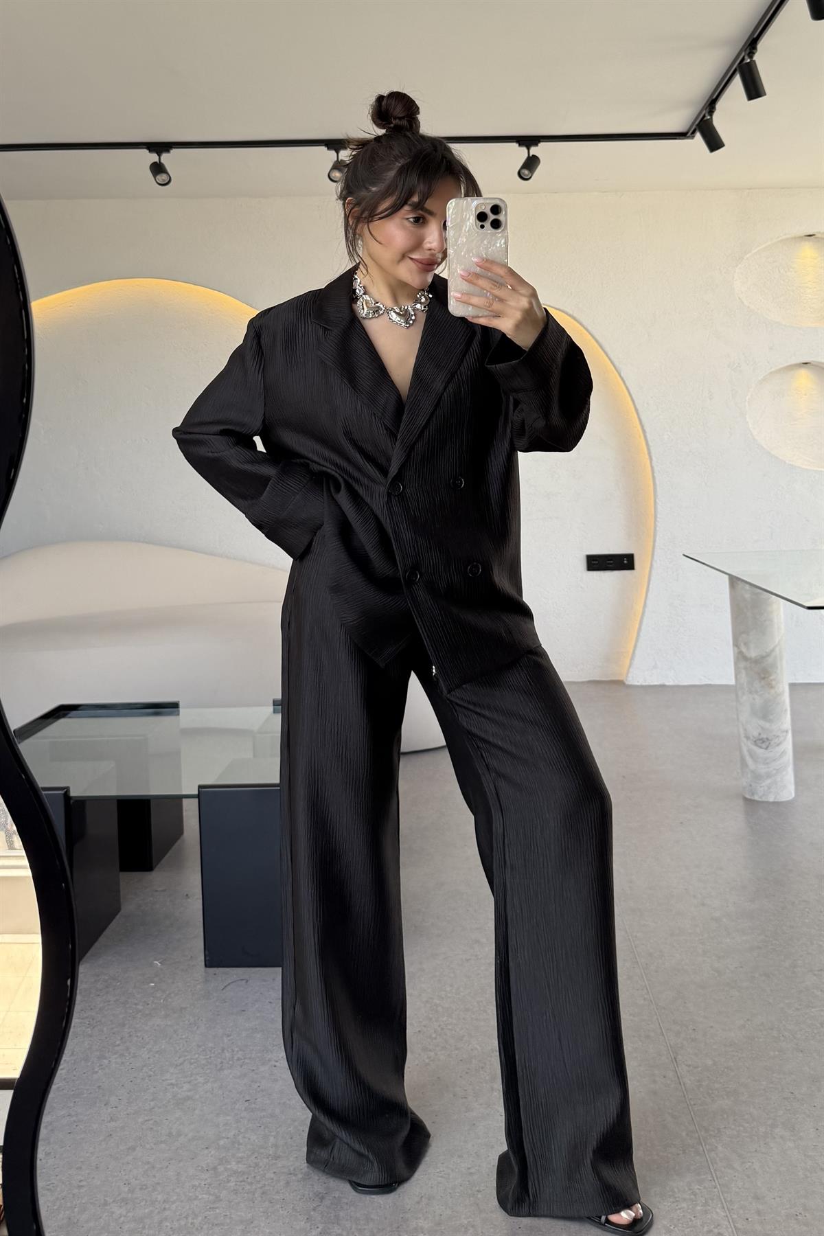 Federica Siyah Kırışık Kumaş Premium Pantolon