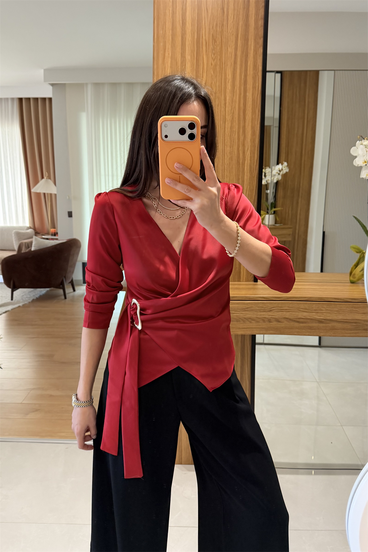 Felice Kırmızı Tokalı Saten Gömlek