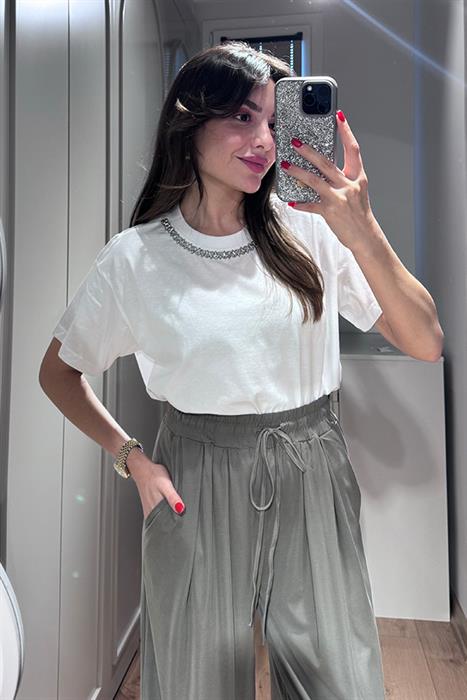 Finds Yakası Taşlı Beyaz Tshirt