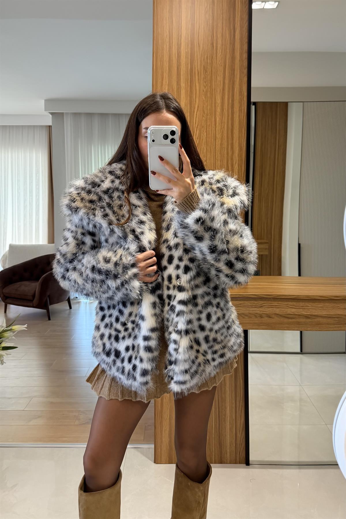 Florence Leopar Yakalı Kürk